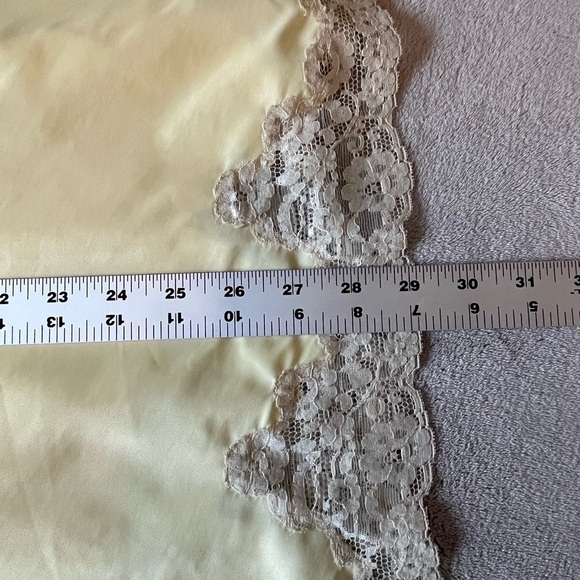 Vintage Vam Roalte Made in USA 50’s 60’s Light Yellow Lace Full Slip Dress Sz M - Picture 13 of 13